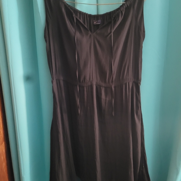 GAP Black MiniDress  L 100% Poly 19" Pit 39" L 2 Pockets Gathers @ Waisr/Top - Picture 2 of 7
